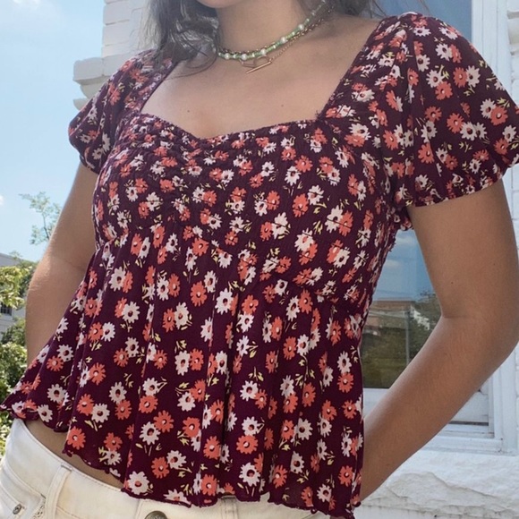 💓 URBAN OUTFITTERS FLORAL TOP 💓 - Picture 2 of 2